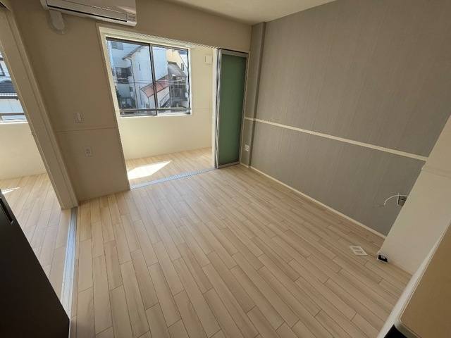 サンライズE 室内写真1