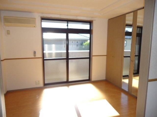 シャインヒルズ 室内写真1