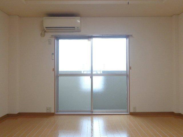 ラブリーハウスⅡ番館・Ⅲ番館 室内写真1