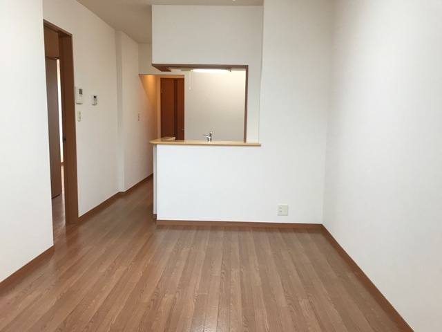フラワーヒルズ城ケ入 室内写真1