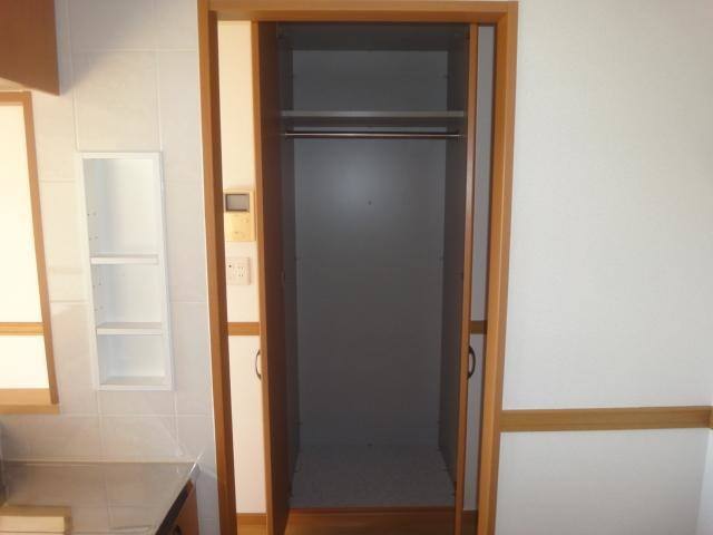グランディール東海 室内写真16