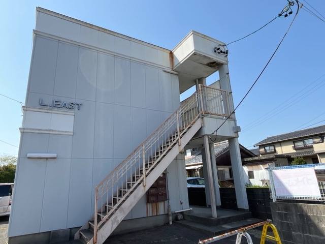 Ｌ・ ＥＡＳＴ ＷＥＳＴ