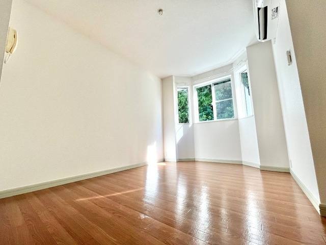 ＡＶＥＮIＲ ＺＵＧ 室内写真1