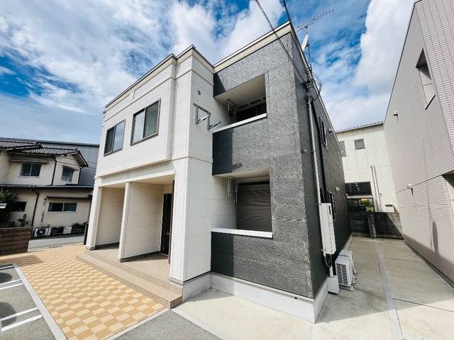 Ｗｅｓｔ ＨｏｕｓｅⅡ 建物画像