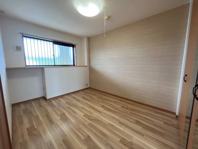 グレイシャスパレス千代 室内写真1