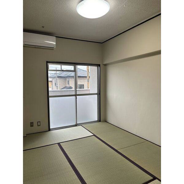 伊奈住宅 S棟 室内写真1