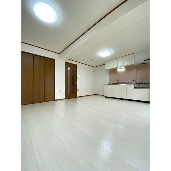 第1マンション寺直 室内写真1