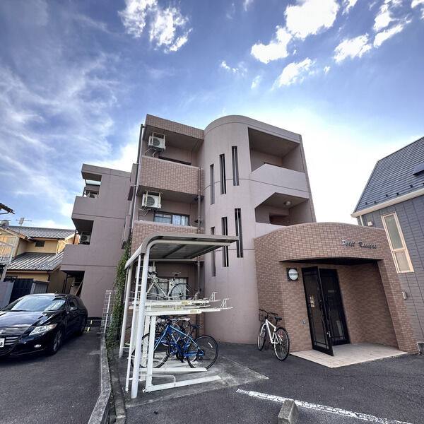 プティリヴィエール 建物画像