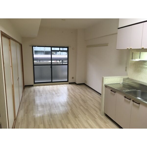 サンシャイン鶴見緑地 室内写真2