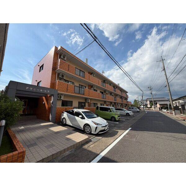 アヴニール・ヒラ 建物画像