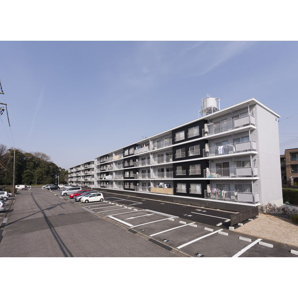 なるみグリーンコーポ 建物画像