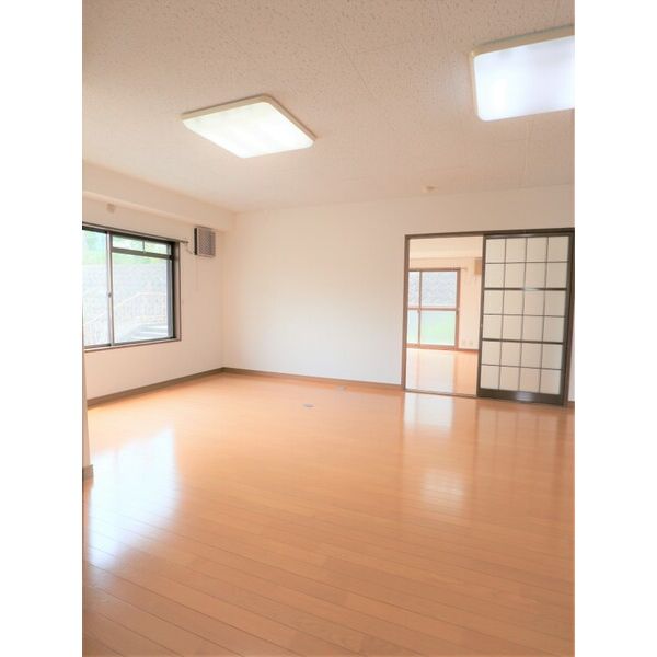 ロイヤルコーポ和泉鳥取 室内写真3