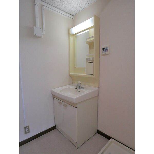 ロイヤルコーポ和泉鳥取 室内写真5