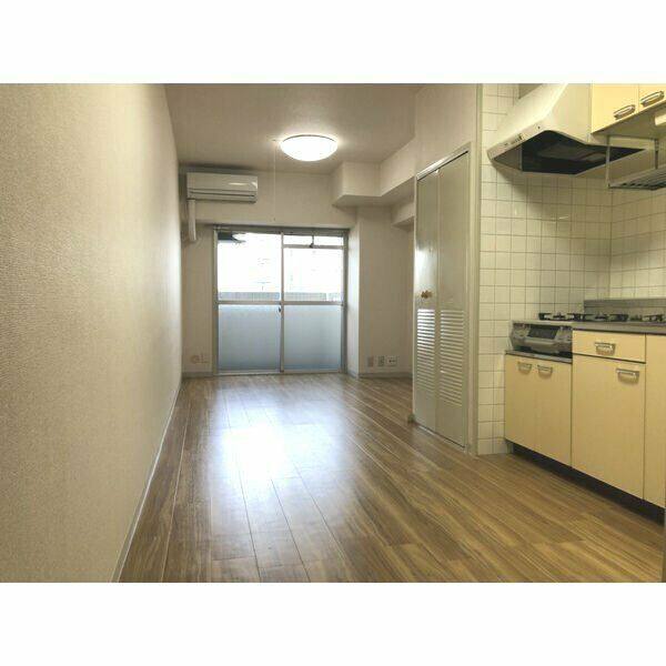アーバンドエル新栄 室内写真1