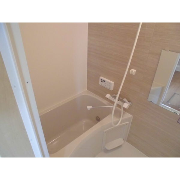 アースクエイク上条B棟 室内写真2