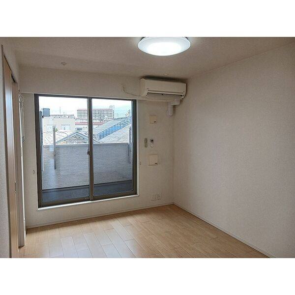 YK　PLACE 室内写真1