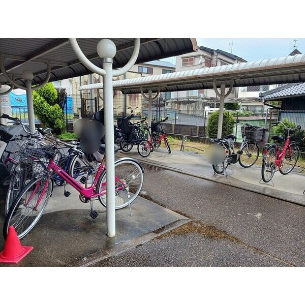 ラルジュウエスト 室内写真9