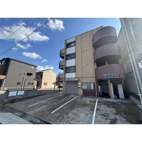 WEST 建物画像