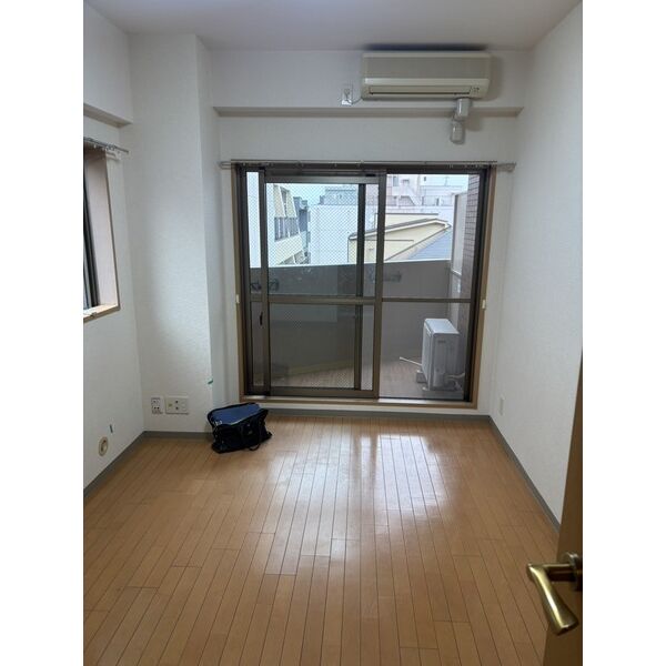 エステムコート御所南II 室内写真1