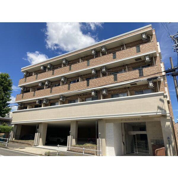 アールズヒルズ社台 建物画像