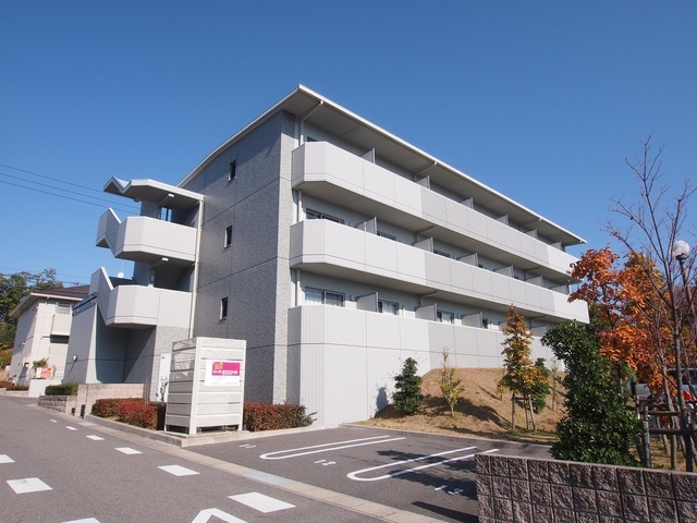 アヴァンセ市が洞