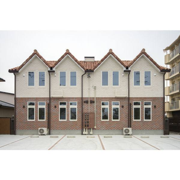 ROYAL BRICKS APARTMENT IV