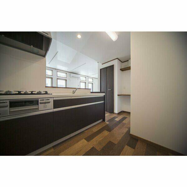 ROYAL BRICKS APARTMENT IV 室内写真2