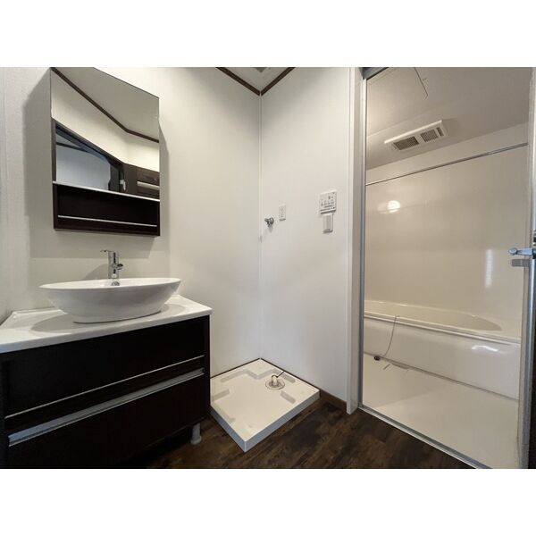ROYAL BRICKS APARTMENT IV 室内写真5