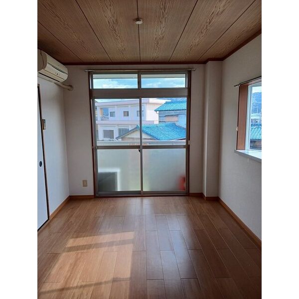 RIVERHILLYUASAⅡ 室内写真1