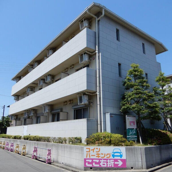 ヴァレーゼ 建物画像