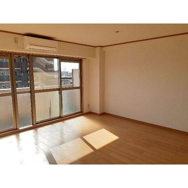 I・SQuare 室内写真2