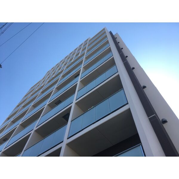 コーラルポワント難波WEST 建物画像