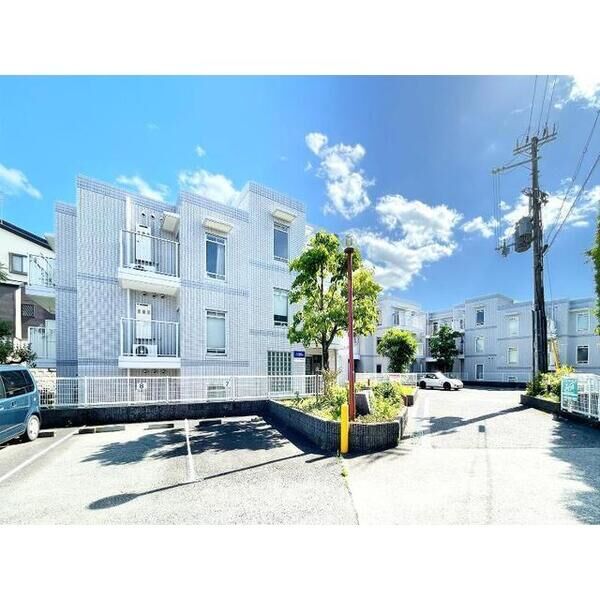 六龍苑岡町 建物画像