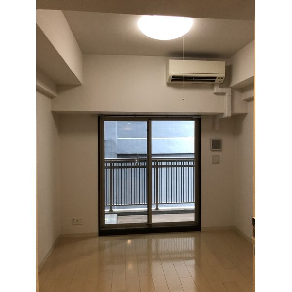 エステムコート難波WESTSIDEIIIドームシティ 室内写真1
