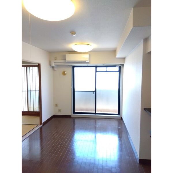 ロイヤルフラット壱番館 室内写真1