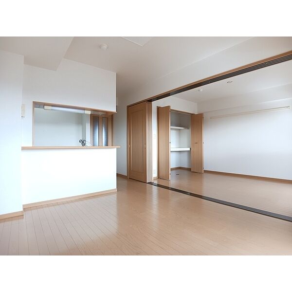 ラフォーレ東山 室内写真1