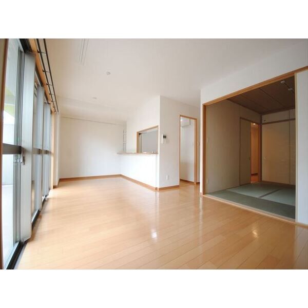 Minoo Hills 室内写真1