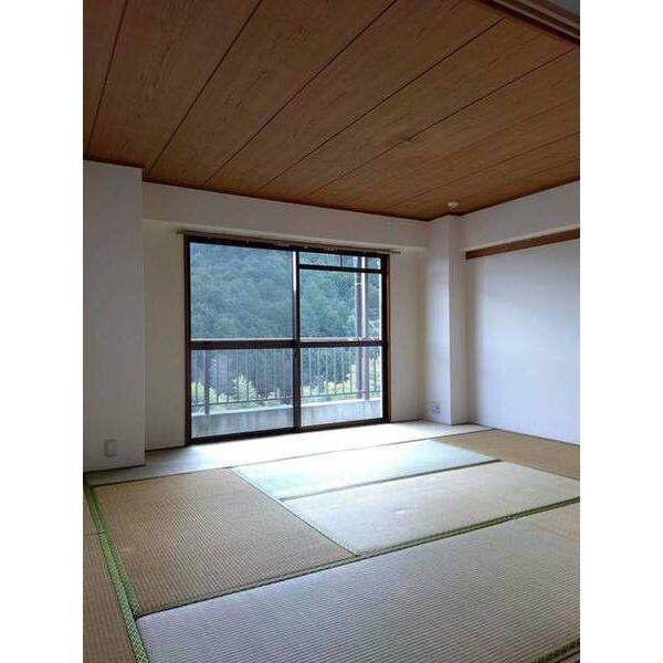 石山古都ハウス 室内写真2