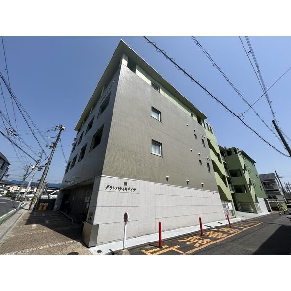 グランパティキサイチ 建物画像