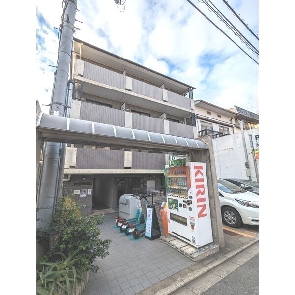 アヴァンセクール道正町 建物画像