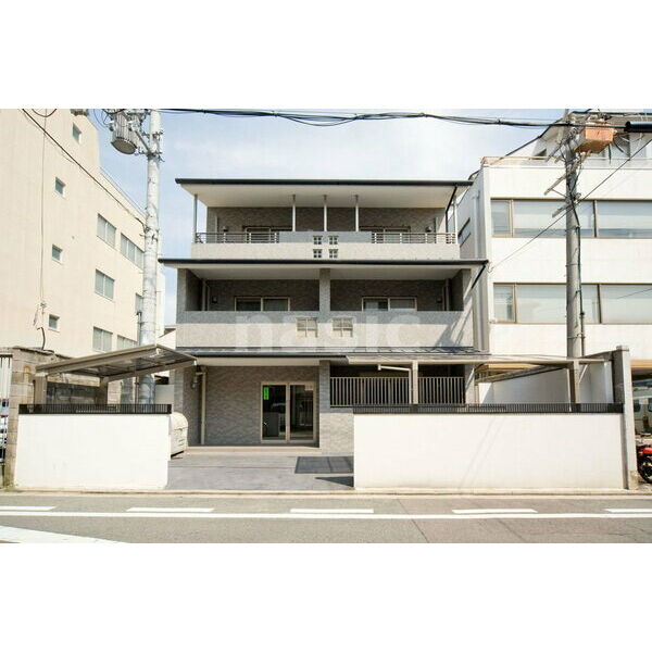 フラッツ室町 建物画像