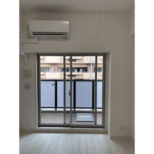 エステムコート難波サウスプレイスⅥラグジー 室内写真1