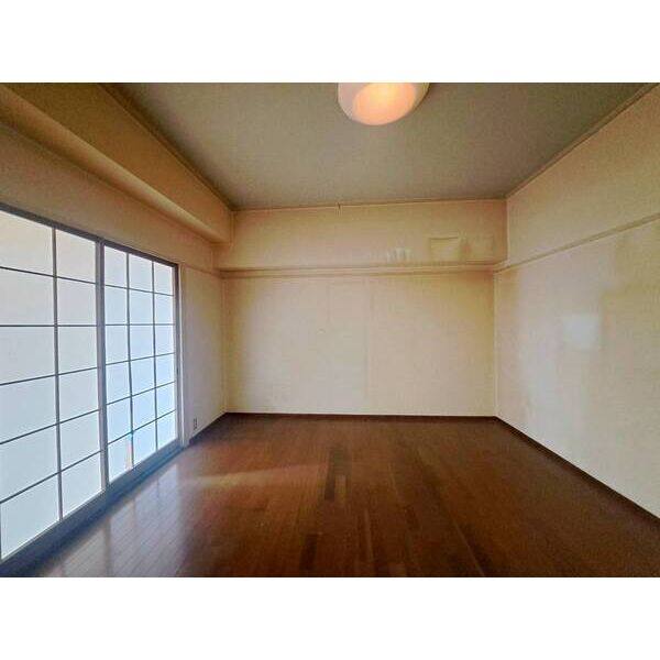 プレザント白金 室内写真3