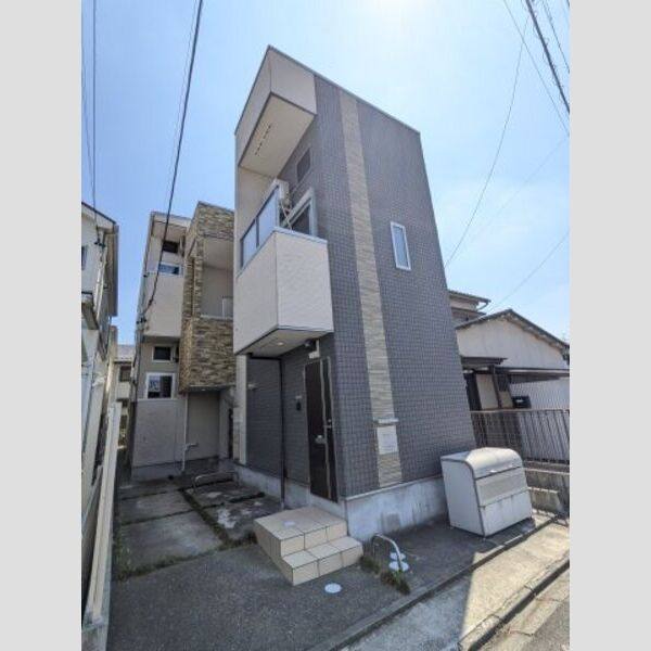 サダルスウド 建物画像