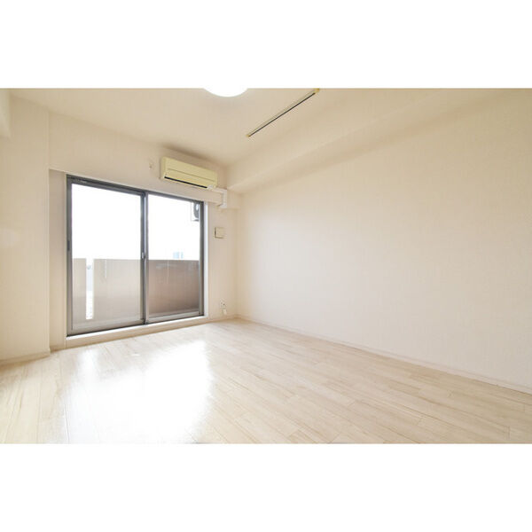 Gramercy Nipponbashi 室内写真1