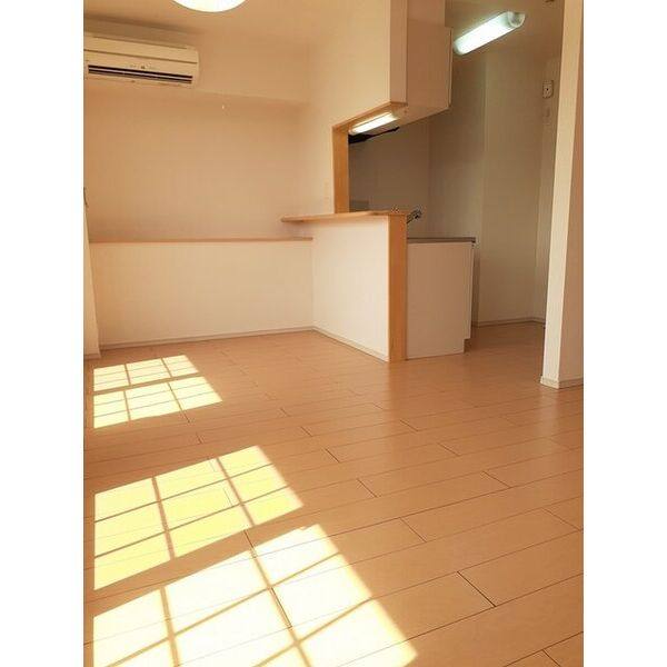 ボヌール森岡参番館 室内写真2