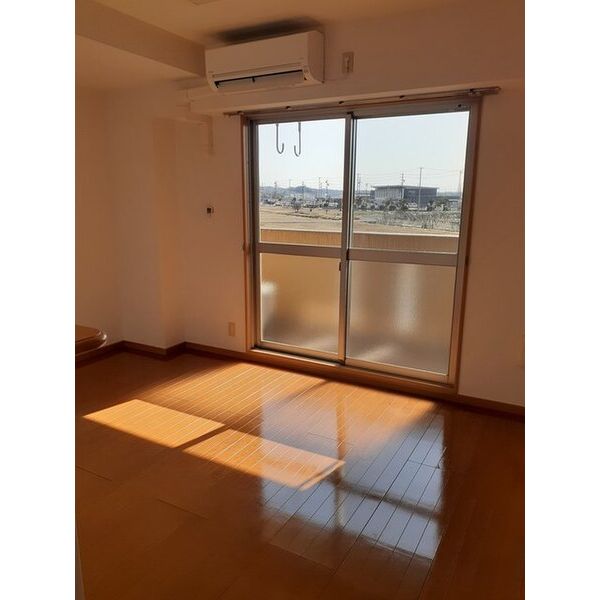 メゾンまえはたⅢ 室内写真1