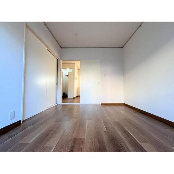 エステートピア築山二番館 室内写真1