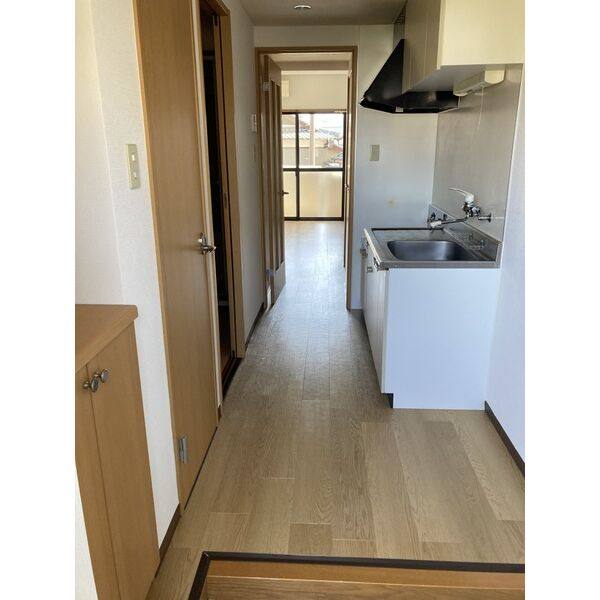 Sky Court Premier 室内写真1