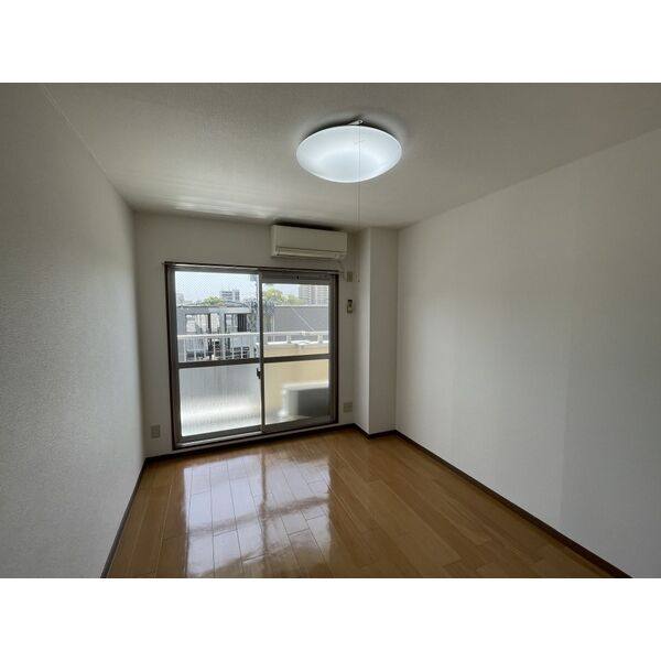 アーバンクレスト 室内写真4